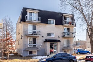 398 Copernic Av in Laval, QC - Building Photo