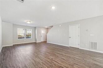 4420 Pinscher St in Union City, GA - Building Photo - Building Photo