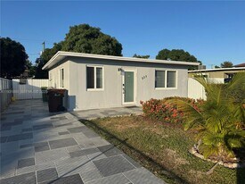 731 E 19th St in Hialeah, FL - Building Photo