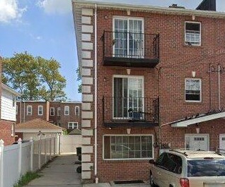 8614 102nd Rd, Unit 3rd Floor