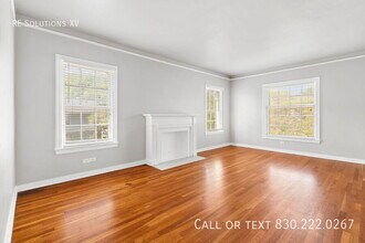 336 E Lullwood Ave in San Antonio, TX - Building Photo - Building Photo