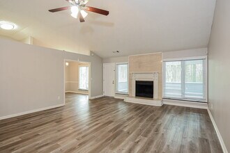 110 River Oaks Dr in Woodstock, GA - Building Photo - Building Photo