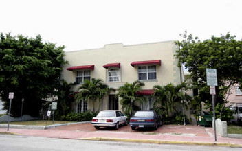 South Beach Apartments in Miami Beach, FL - Building Photo - Building Photo