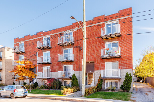 3960 Évangéline Rue in Verdun, QC - Building Photo - Building Photo