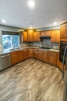 6415 S Woodland Ct in Spokane, WA - Building Photo