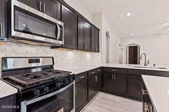 13591 Hazlewood St in Horizon City, TX - Building Photo - Building Photo