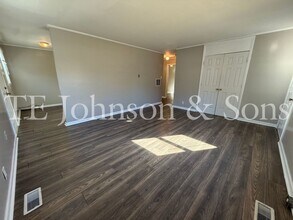 1602 Willow Rd in Greensboro, NC - Building Photo - Building Photo