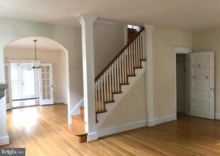 3811 Van Ness St NW in Washington, DC - Building Photo - Building Photo