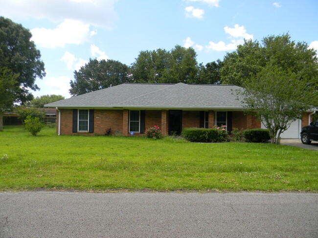 606 Comfort Ln in Jennings, LA - Building Photo - Building Photo