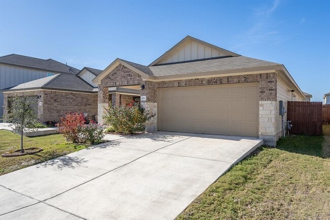 113 Outlaw Dr in Liberty Hill, TX - Building Photo - Building Photo