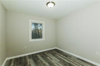 166 Anderson Ave NW in Atlanta, GA - Foto de edificio - Building Photo