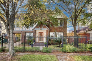 2218 Isabella St in Houston, TX - Building Photo