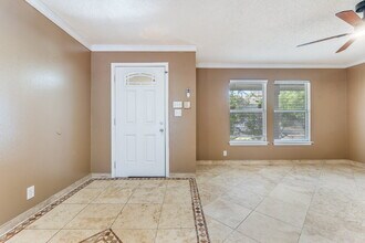 9631 Hillside Trail in San Antonio, TX - Building Photo - Building Photo