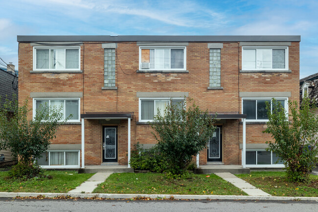 308 Cyr Ave in Ottawa, ON - Building Photo - Building Photo