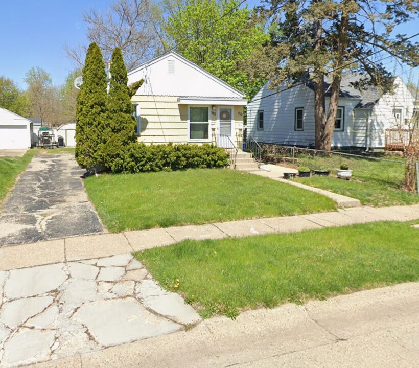 5113 Lincoln Ave, Unit 5113 in Des Moines, IA - Foto de edificio