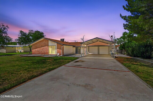 809 Del Mar Dr in El Paso, TX - Foto de edificio - Building Photo
