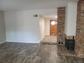 10651 Baton Rouge Pl in Porter Ranch, CA - Foto de edificio - Building Photo