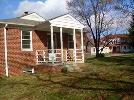 6527 Ivy Hill Dr in McLean, VA - Building Photo