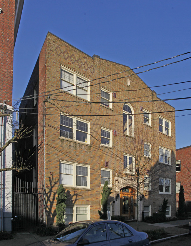 Austin Apartments in Seattle, WA - Building Photo - Building Photo