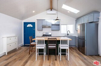 6461 Whitman Ave in Los Angeles, CA - Building Photo - Building Photo