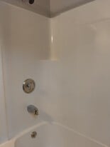 7392 Bellehaven Dr in Gloucester Point, VA - Building Photo