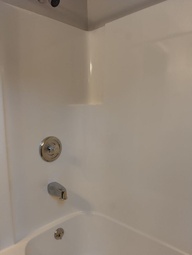 property at 7392 Bellehaven Dr