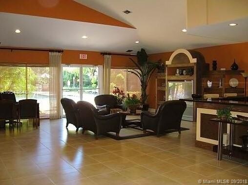 5740 Rock Island Rd-Unit -284 in Tamarac, FL - Building Photo
