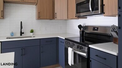 1007 S Mint St, Unit 831 in Charlotte, NC - Building Photo - Building Photo