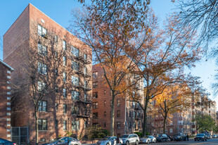 2244 Bronx Park E in Bronx, NY - Foto de edificio - Building Photo