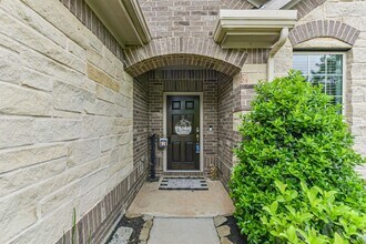 123 Buttonwood Ct in Willis, TX - Building Photo - Building Photo