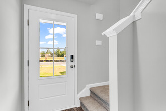 164 Coneflower Rd in Bloomingdale, GA - Foto de edificio - Building Photo