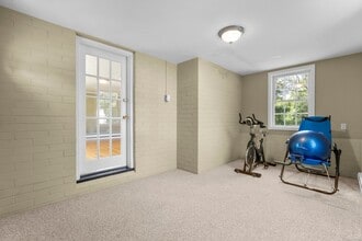 1715 Musso View Ave in Cheshire, CT - Foto de edificio - Building Photo