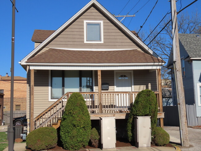 9509 Minnick Ave in Oak Lawn, IL - Foto de edificio - Building Photo