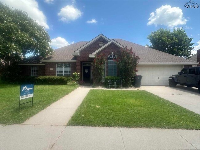 property at 3028 Whitehall Ln