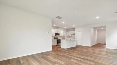 8048 Plymouth Dr in Sherrills Ford, NC - Building Photo - Building Photo