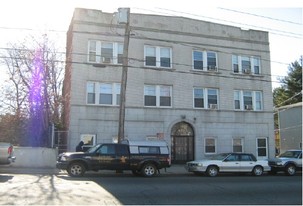 200 W Englewood Ave in Englewood, NJ - Building Photo