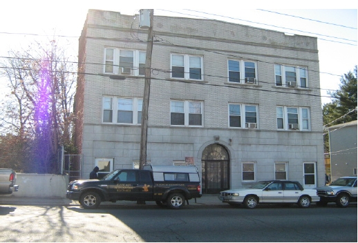 200 W Englewood Ave in Englewood, NJ - Foto de edificio