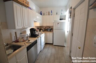 56 Egmont St in Brookline, MA - Building Photo