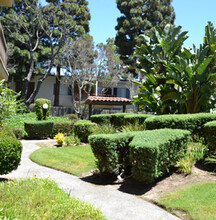 Woodcrest Apartments in Torrance, CA - Building Photo - Building Photo