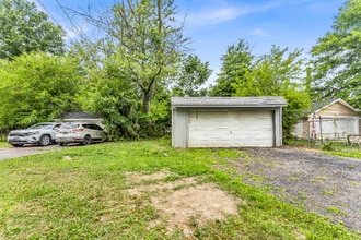 1038 Nela View Rd in Cleveland Heights, OH - Building Photo - Building Photo