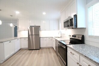 3134 W 44 Terrace in Kansas City, KS - Building Photo - Building Photo