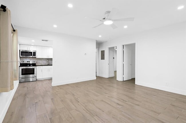 1109 NE 6th Ave, Unit 2 in Fort Lauderdale, FL - Foto de edificio - Building Photo