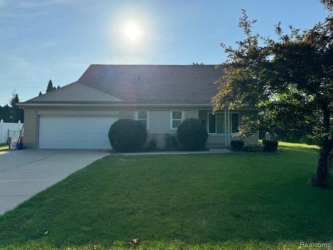 5028 Abington Dr in Troy, MI - Building Photo - Building Photo