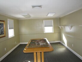 1100 Valley St in Manchester, NH - Building Photo