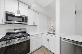 3037 N Southport Ave, Unit 2R in Chicago, IL - Building Photo - Building Photo