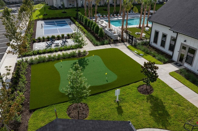 Palmhouse in Jacksonville, FL - Foto de edificio - Building Photo