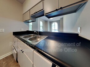429 Humphreys St in Nashville, TN - Building Photo - Building Photo