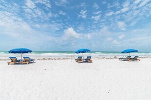 16750 Gulf Blvd in North Redington Beach, FL - Building Photo