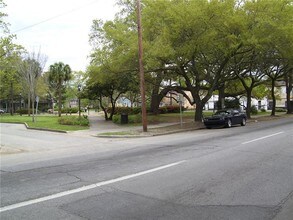 524 E Henry St-Unit -(Furnished or Unfrni in Savannah, GA - Building Photo - Building Photo