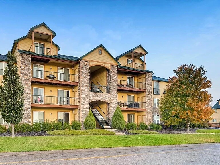 7222 S Blackhawk St in Englewood, CO - Building Photo